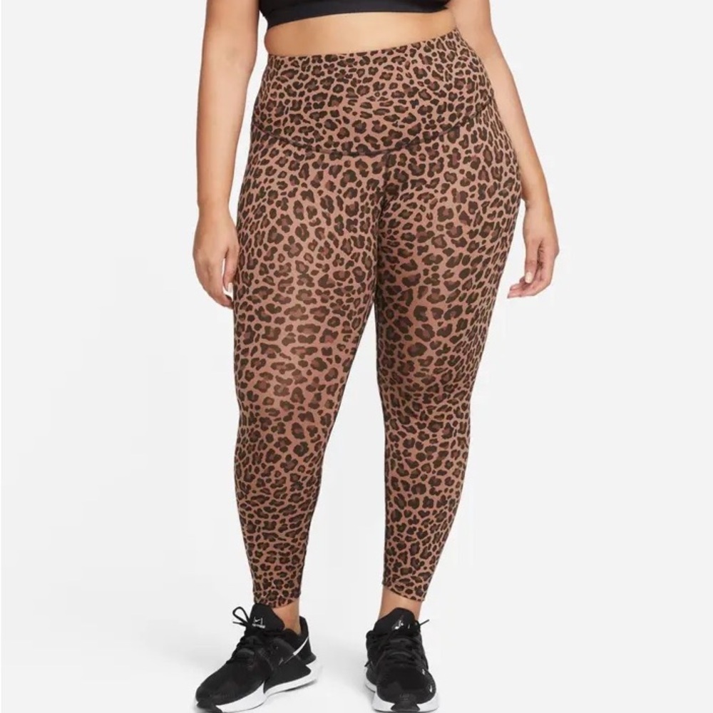 One Dri-FIT Leggings 1x NWT Animal Print 
NIKE
Plus